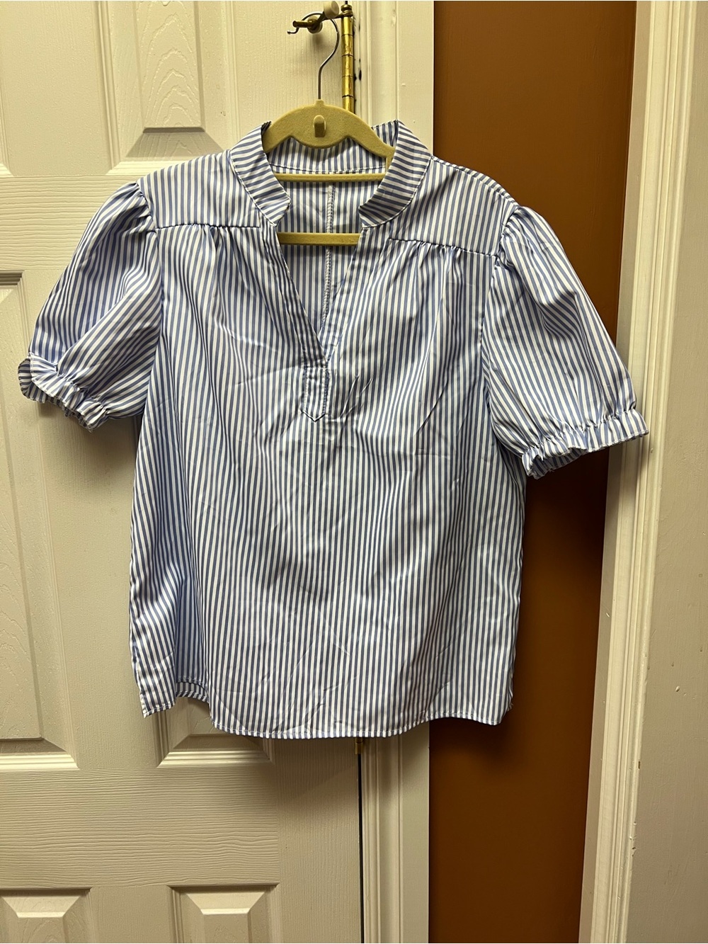 Women’s Blue & White Striped Puff Sleeve Shirt